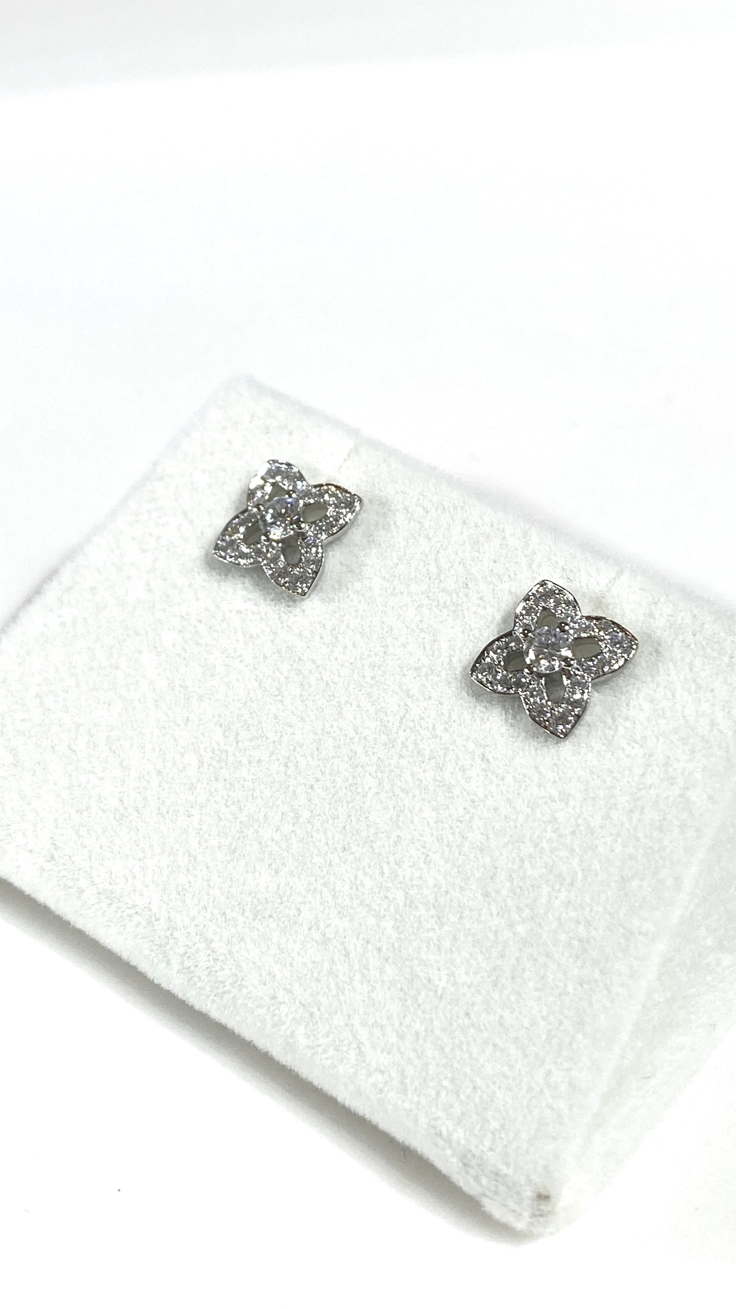 Lab grown diamond
Earrings 0.38ct 培育鑽石耳環