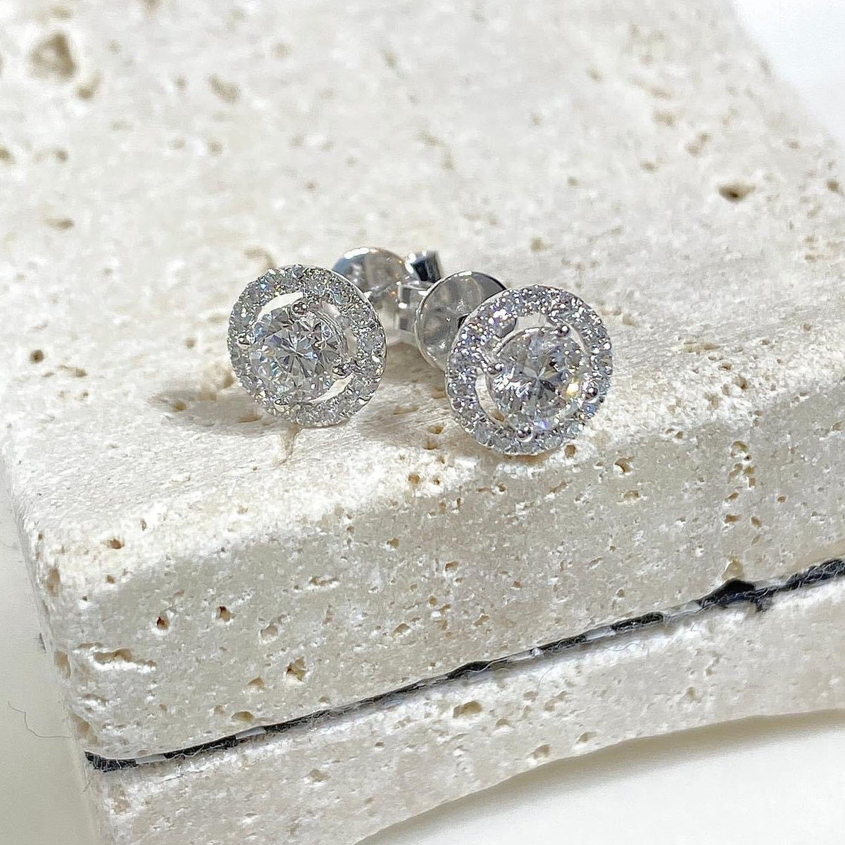 Lab grown diamond
Earrings 0.30ct培育鑽石耳環