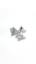 將圖片載入圖庫檢視器 培育鑽石電鍍白耳環 0.152ct Lab grown diamond earrings
